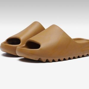 Yeezy Slides size 9